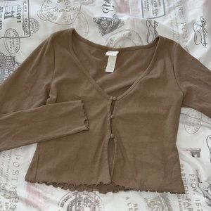 Size S Cute H&M shirt